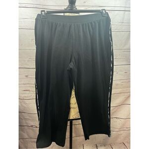 Weekends by Chico's Black Capri Pants Women's Size 1‎ Cropped Casual